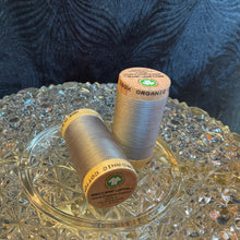 Load image into Gallery viewer, Organic Cotton Thread - Limestone 4832 - 30/2 weight - 275 metersw